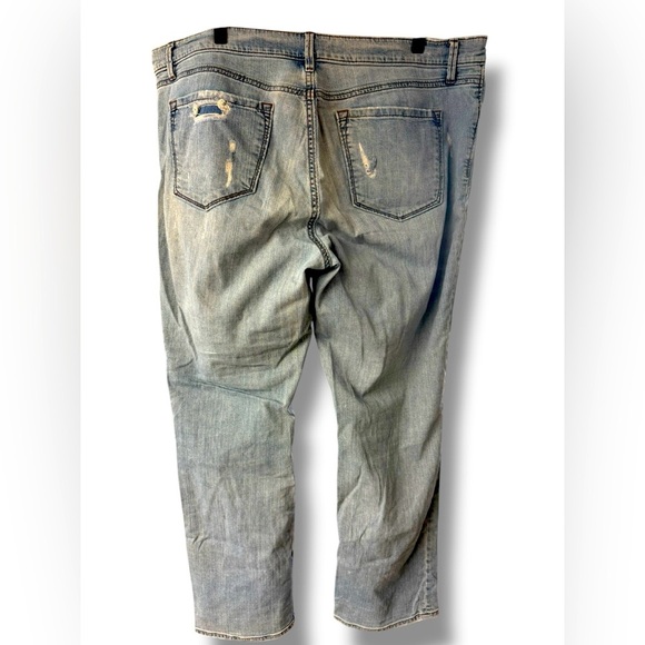 Ann Taylor LOFT Jeans (32/14) Curvy Relaxed Straight Distressed Medium Wash EUC - Picture 2 of 7